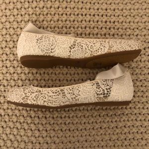 Jessica Simpson Lace Flats